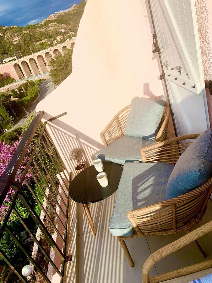 La Belle Vue-Charming Duplex Apartment With Sea View, 50 Meters From Beach And Private Parking Saint-Raphael  Exterior photo